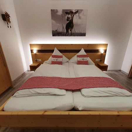 Gasthaus Zum Hirschen Furtwangen Buitenkant foto