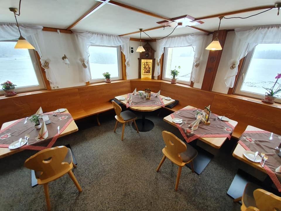 Gasthaus Zum Hirschen Furtwangen Buitenkant foto
